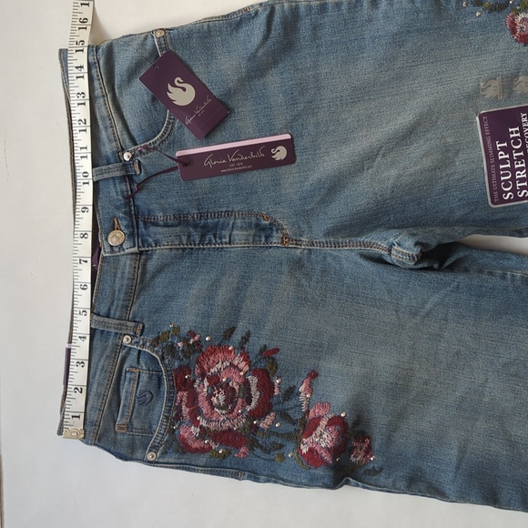 NWT Gloria Vanderbilt Amanda Studded Embroidered Jeans 10 Average Blue Pockets - Picture 15 of 17